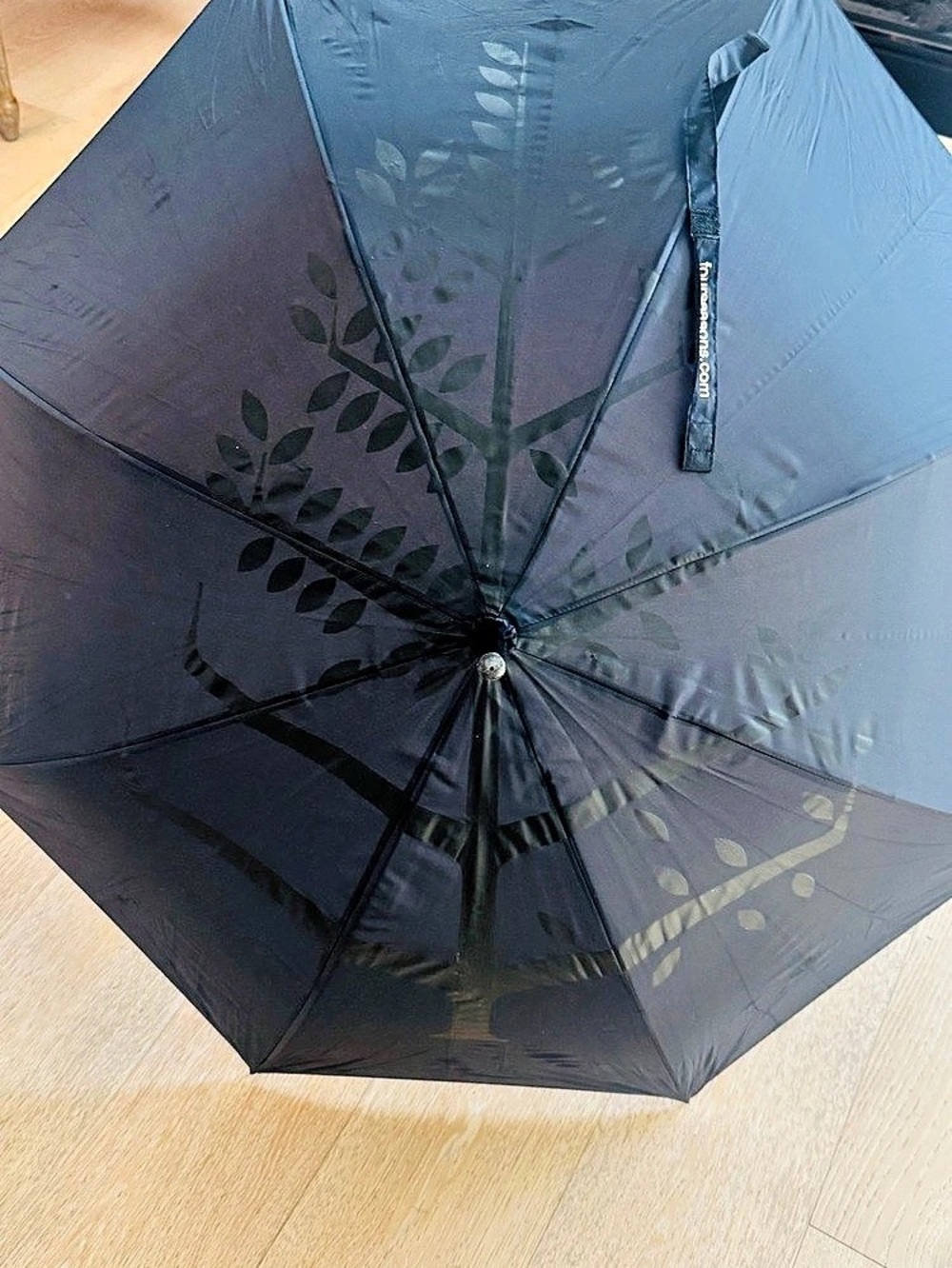 Four Seasons Resort Black Luxury Umbrella Brand New